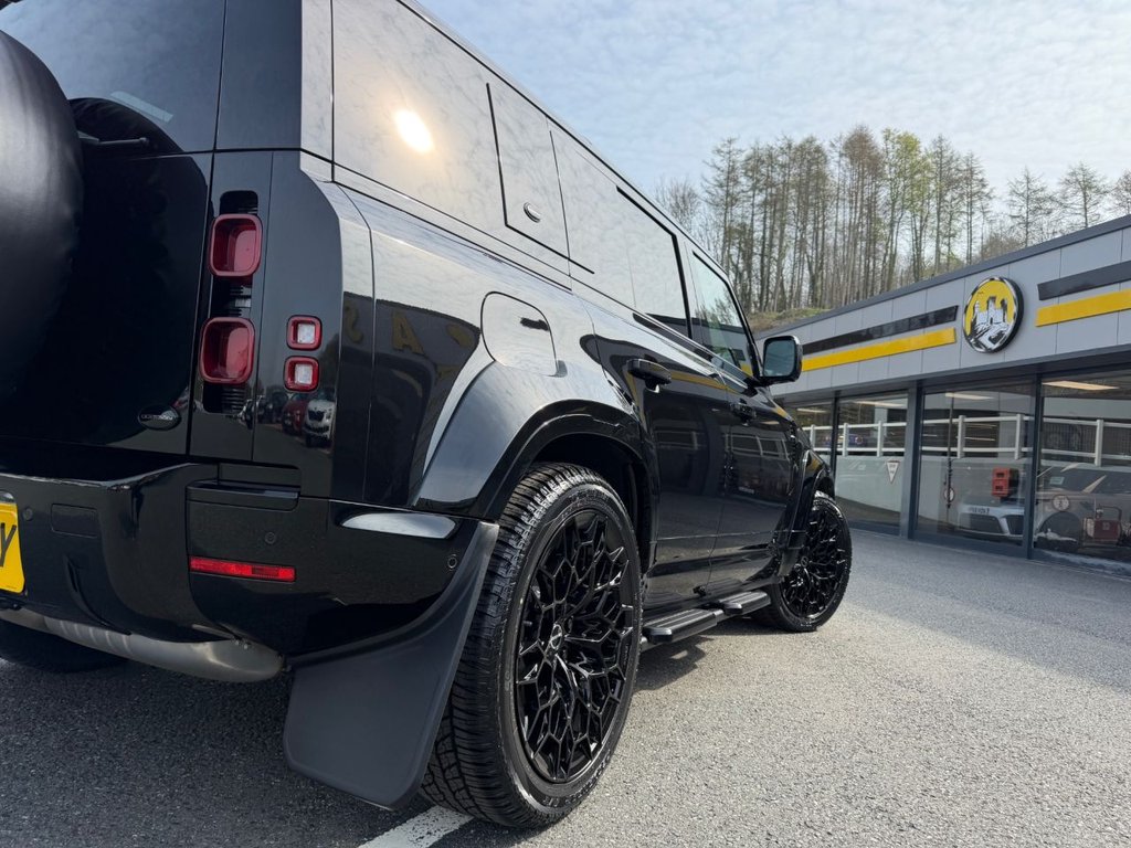 Used Land Rover Defender 2024 for sale - 77991128: Photo 35