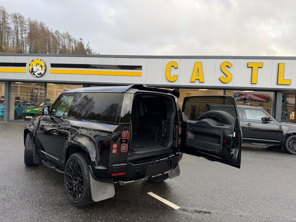 Used Land Rover Defender 2025 for sale - 76883245: Photo 14