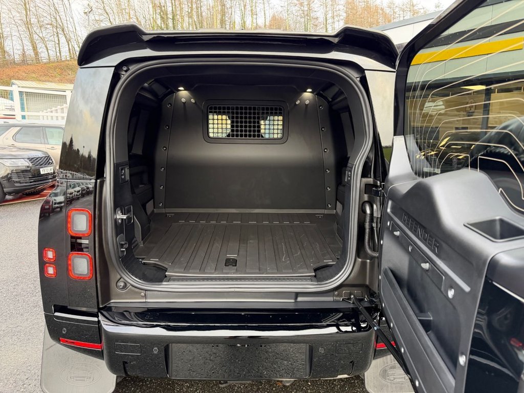 Used Land Rover Defender 2025 for sale - 76883245: Photo 15