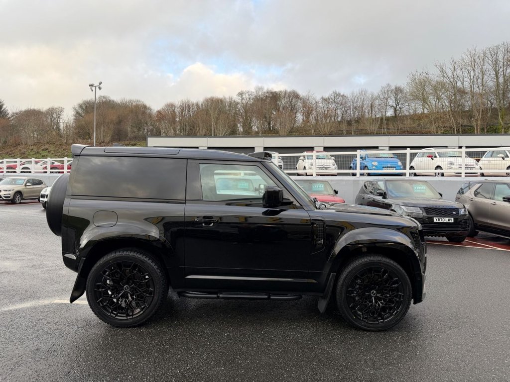 Used Land Rover Defender 2025 for sale - 76883245: Photo 7