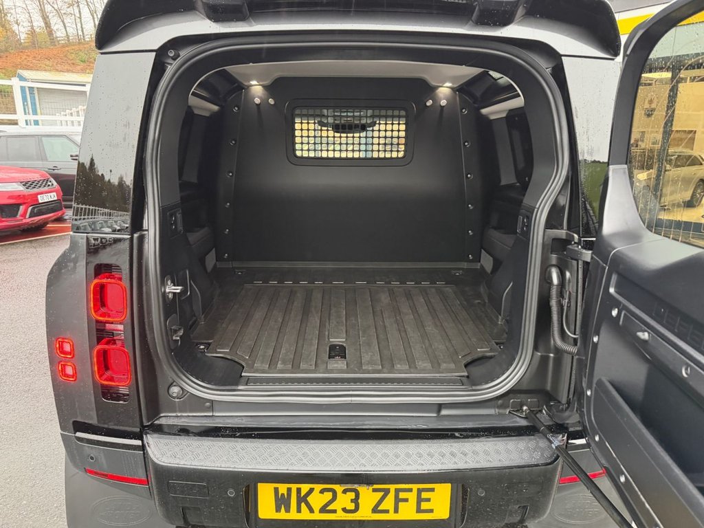 Used Land Rover Defender 2023 for sale - 76469711: Photo 15