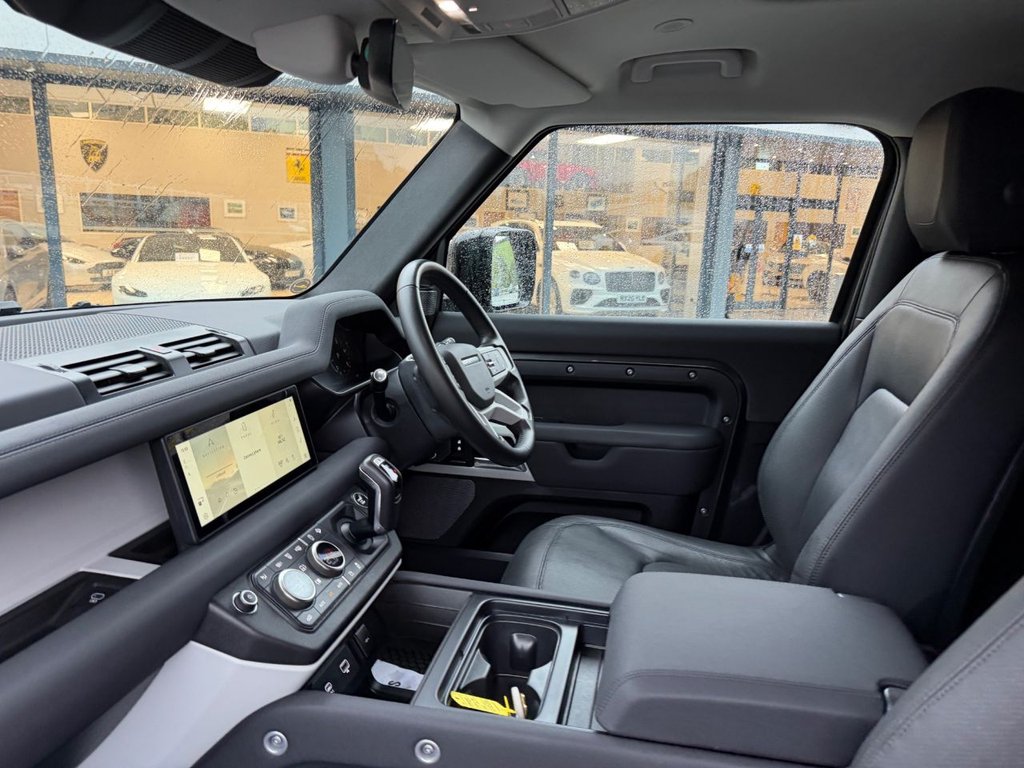 Used Land Rover Defender 2023 for sale - 76469711: Photo 19