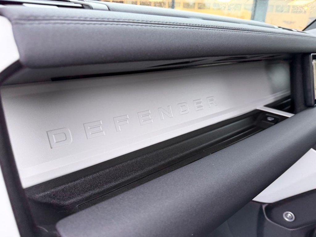 Used Land Rover Defender 2023 for sale - 76469711: Photo 20