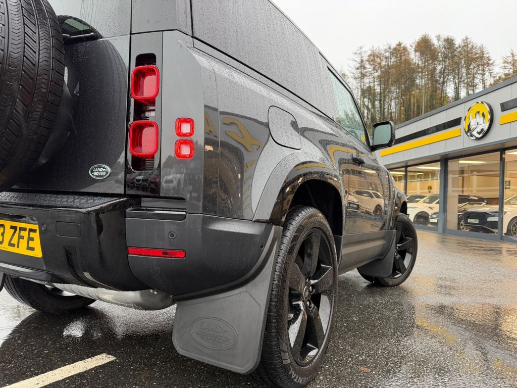 Used Land Rover Defender 2023 for sale - 76469711: Photo 32