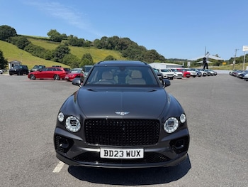 Used Bentley Bentayga 2023 for sale - 79196909: Photo