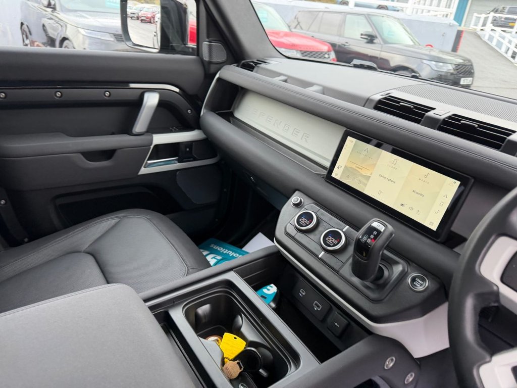 Used Land Rover Defender 2023 for sale - 76429744: Photo 12