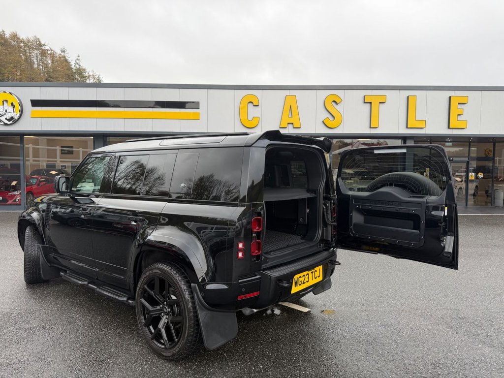 Used Land Rover Defender 2023 for sale - 76429744: Photo 17