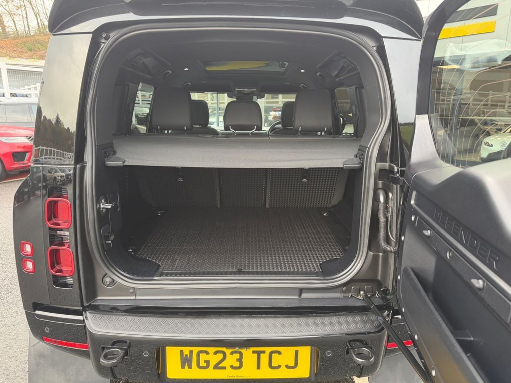 Used Land Rover Defender 2023 for sale - 76429744: Photo 18