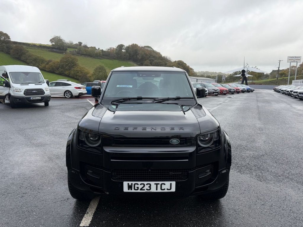 Used Land Rover Defender 2023 for sale - 76429744: Photo 2