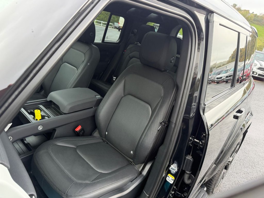 Used Land Rover Defender 2023 for sale - 76429744: Photo 24
