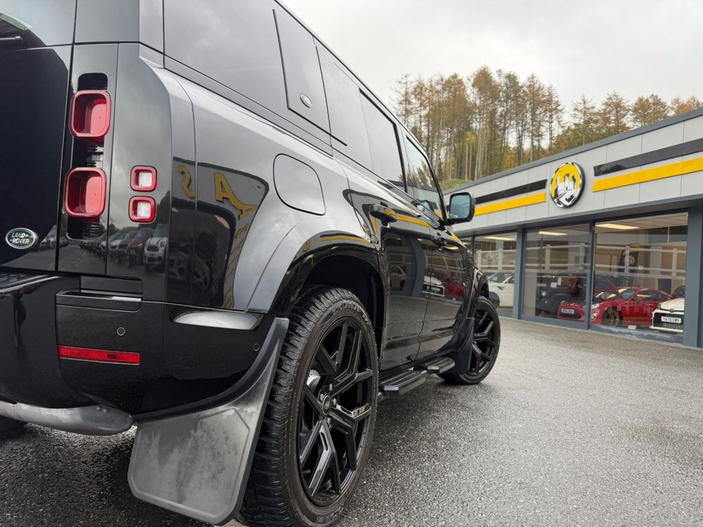 Used Land Rover Defender 2023 for sale - 76429744: Photo 34