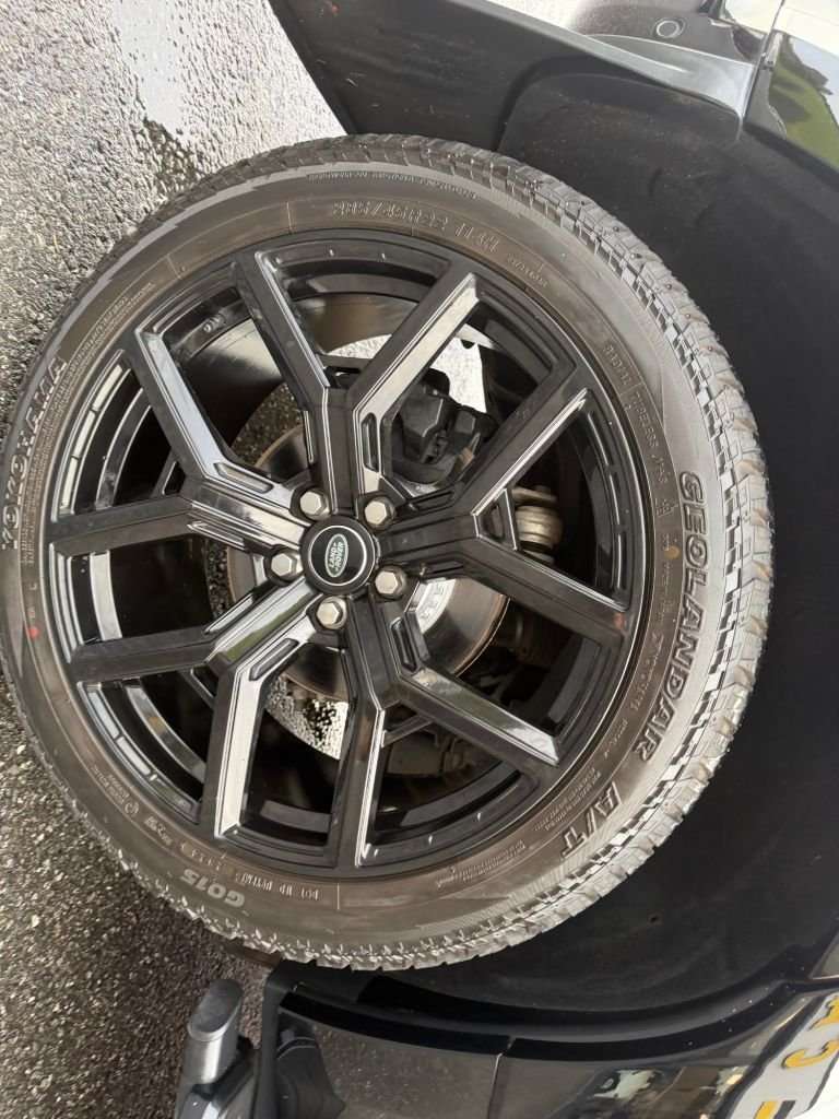 Used Land Rover Defender 2023 for sale - 76429744: Photo 44