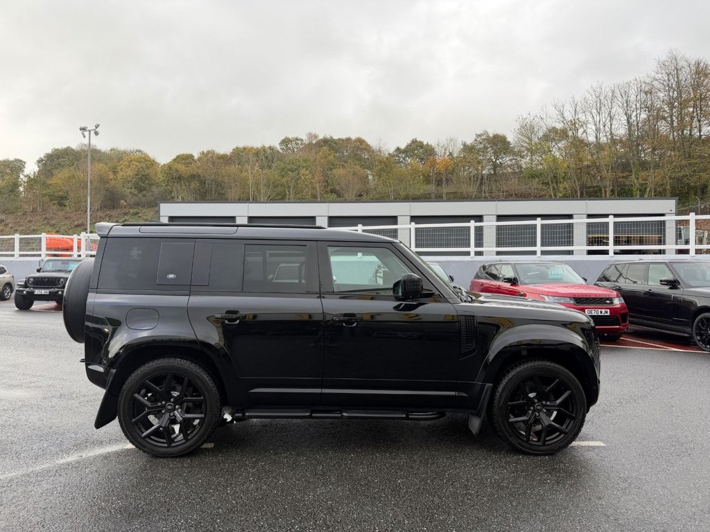 Used Land Rover Defender 2023 for sale - 76429744: Photo 7