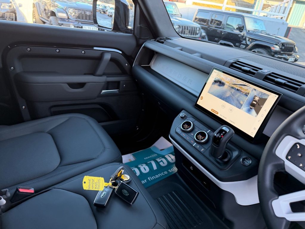 Used Land Rover Defender 2025 for sale - 76686594: Photo 13
