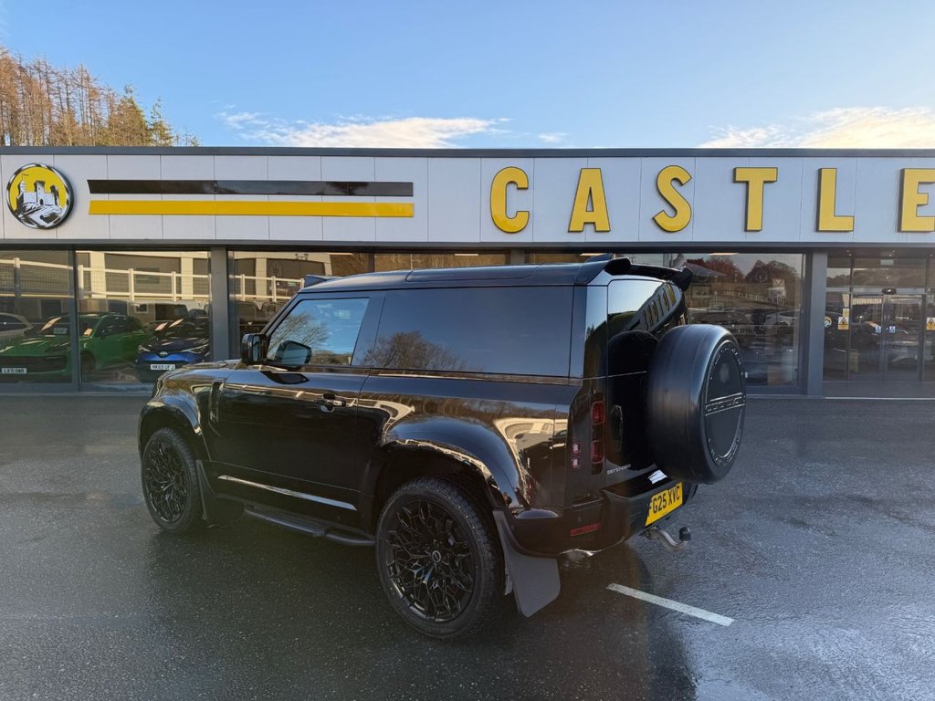 Used Land Rover Defender 2025 for sale - 76686594: Photo 5