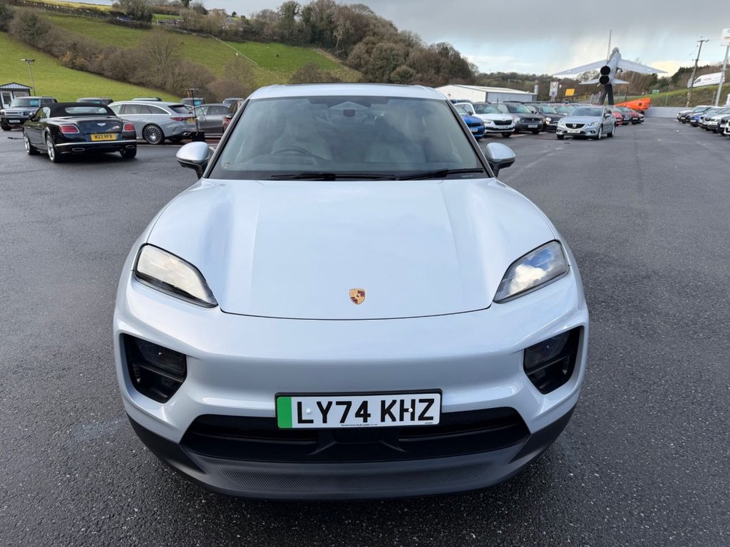 Used Porsche Macan 2024 for sale - 76841634: Photo 2