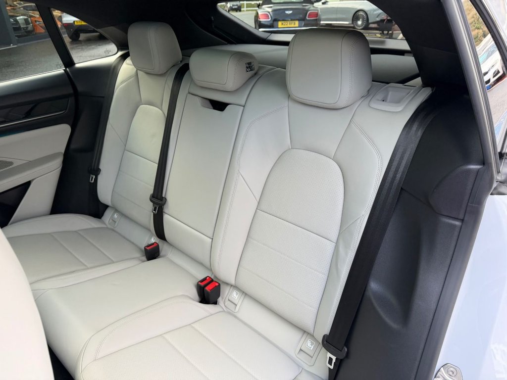 Used Porsche Macan 2024 for sale - 76841634: Photo 23