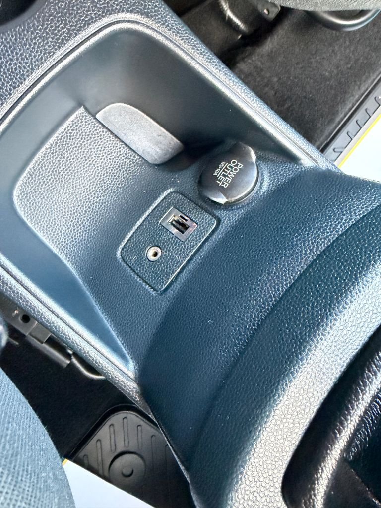 Used Ford Fiesta 2011 for sale - 76617244: Photo 32