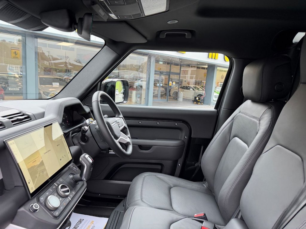 Used Land Rover Defender 90 2026 for sale - 78069244: Photo 18