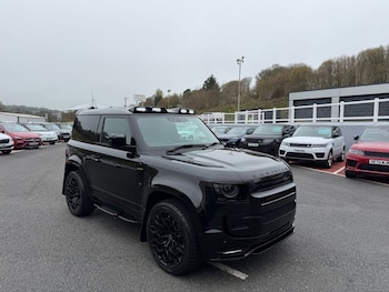 Land Rover Defender 90 feature image