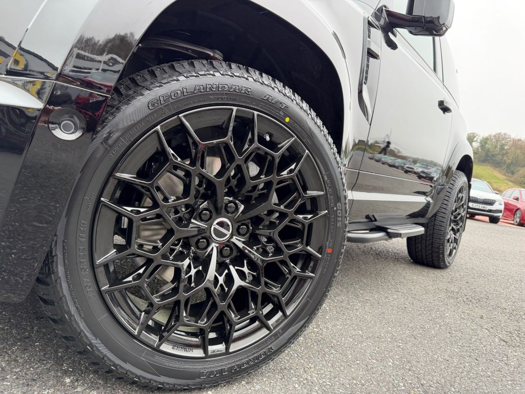 Used Land Rover Defender 90 2026 for sale - 78069244: Photo 25