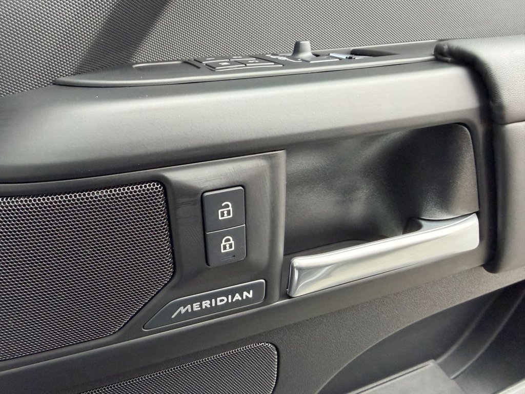 Used Land Rover Defender 90 2026 for sale - 78069244: Photo 30