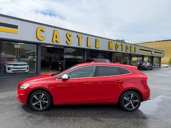 Used Volvo V40 2019 for sale - 79675397: Photo