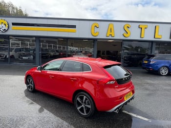Used Volvo V40 2019 for sale - 79675397: Photo