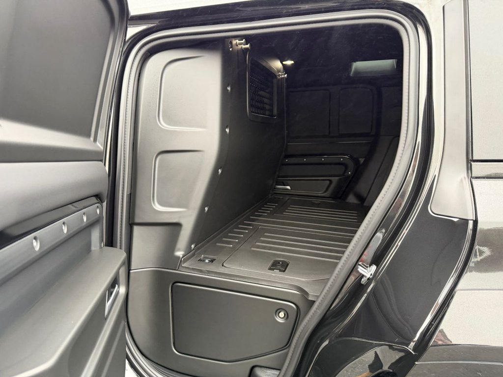 Used Land Rover Defender 110 2026 for sale - 77919577: Photo 21