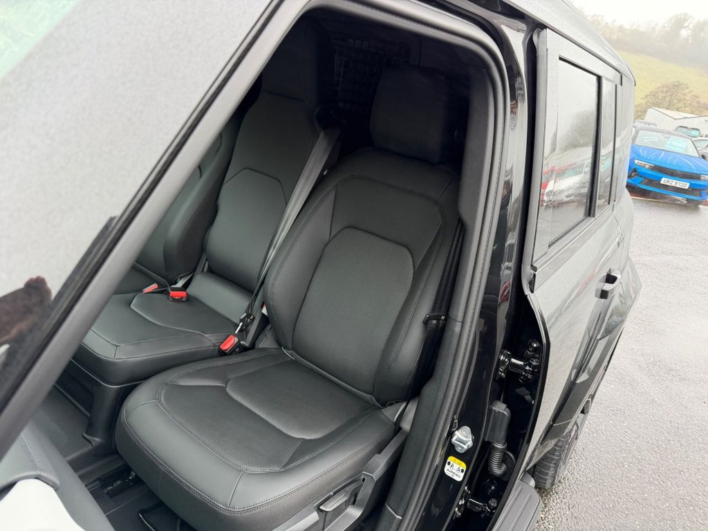 Used Land Rover Defender 110 2026 for sale - 77919577: Photo 25