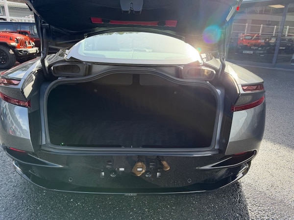 Used Aston Martin DB11 2017 for sale - 76163238: Photo 15