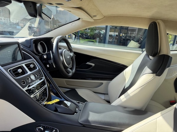 Used Aston Martin DB11 2017 for sale - 76163238: Photo 18