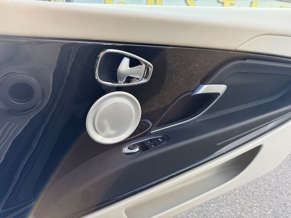 Used Aston Martin DB11 2017 for sale - 76163238: Photo 37