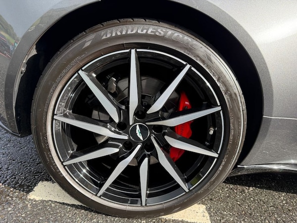 Used Aston Martin DB11 2017 for sale - 76163238: Photo 44