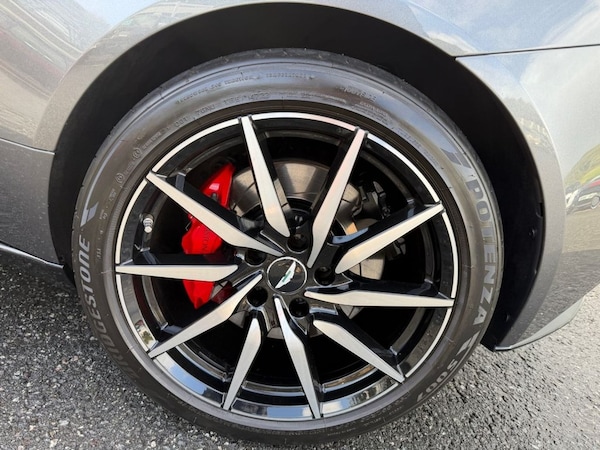 Used Aston Martin DB11 2017 for sale - 76163238: Photo 47