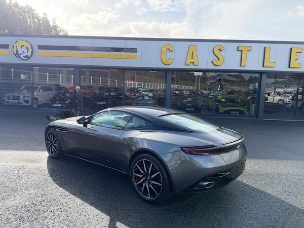 Used Aston Martin DB11 2017 for sale - 76163238: Photo 5