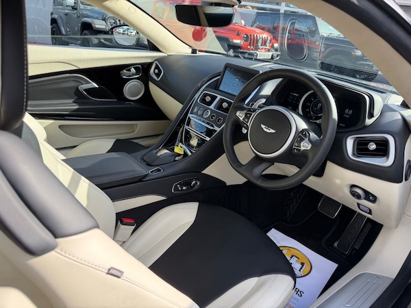 Used Aston Martin DB11 2017 for sale - 76163238: Photo 8