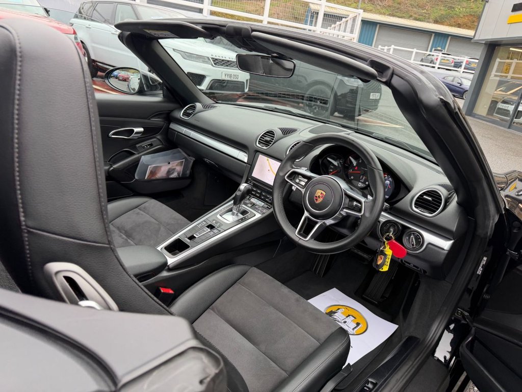 Used Porsche Boxster 2018 for sale - 77904995: Photo 10