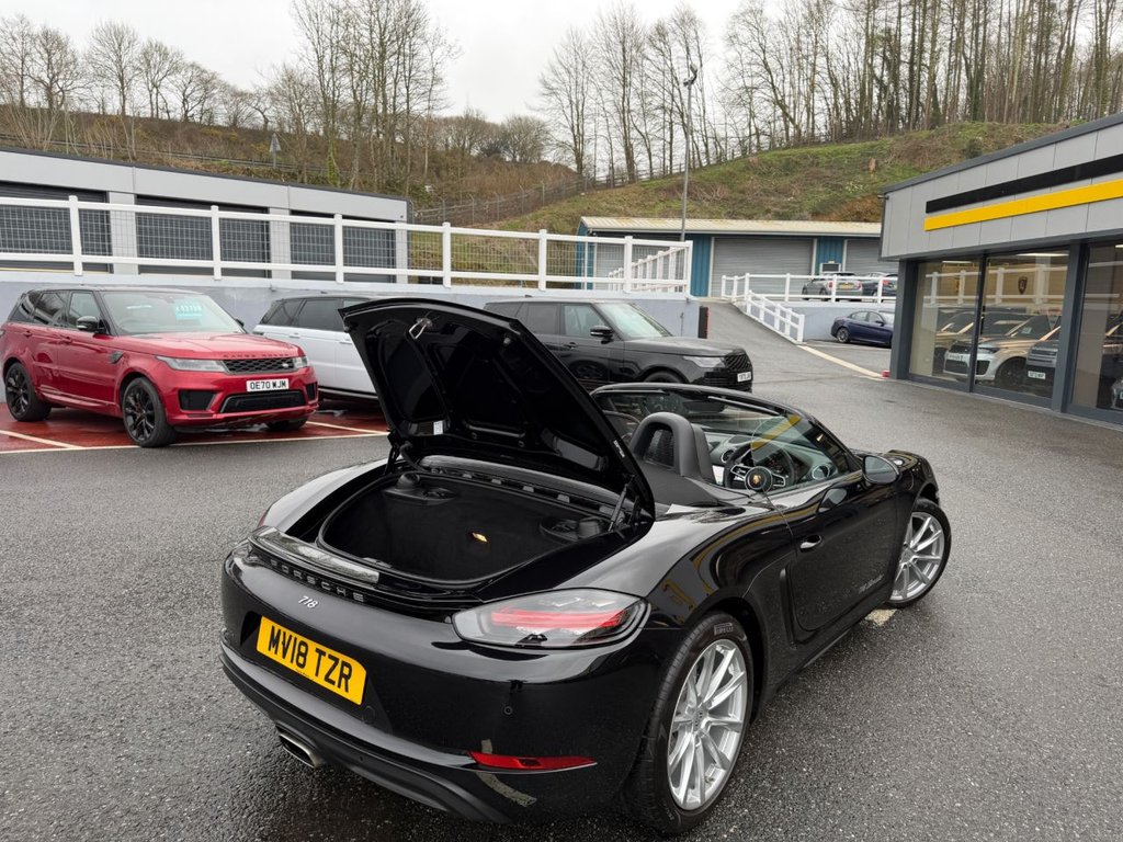 Used Porsche Boxster 2018 for sale - 77904995: Photo 15