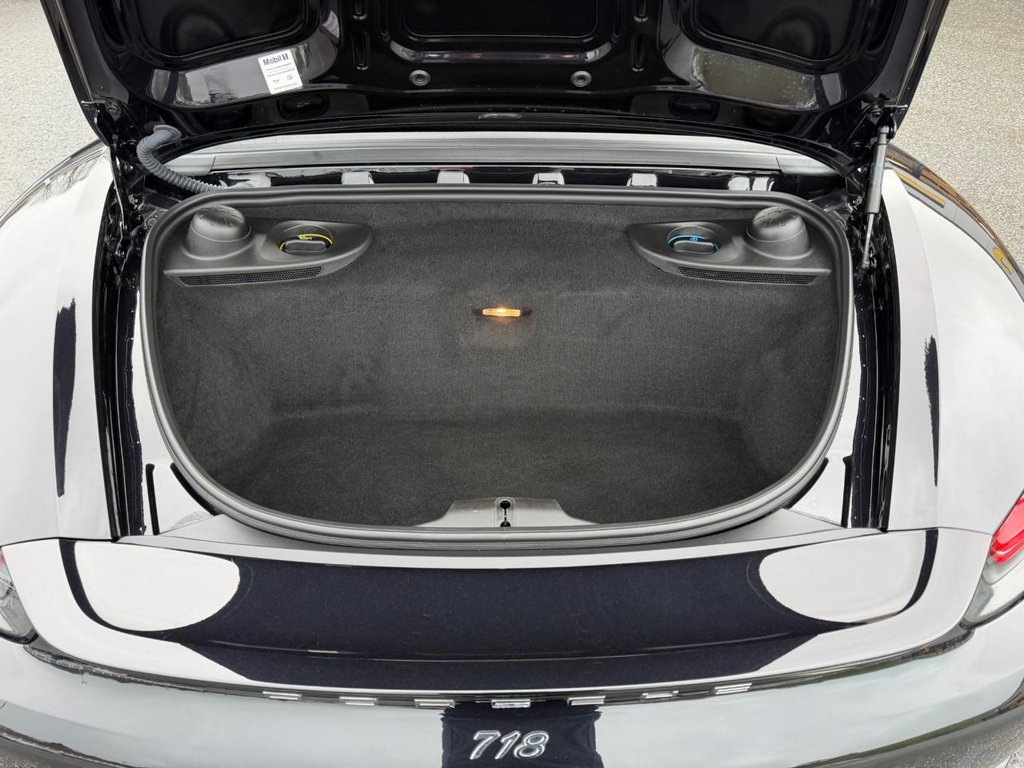 Used Porsche Boxster 2018 for sale - 77904995: Photo 16