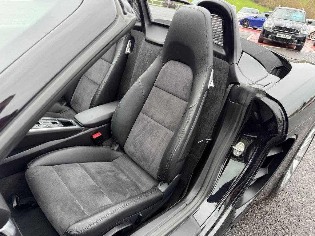 Used Porsche Boxster 2018 for sale - 77904995: Photo 19