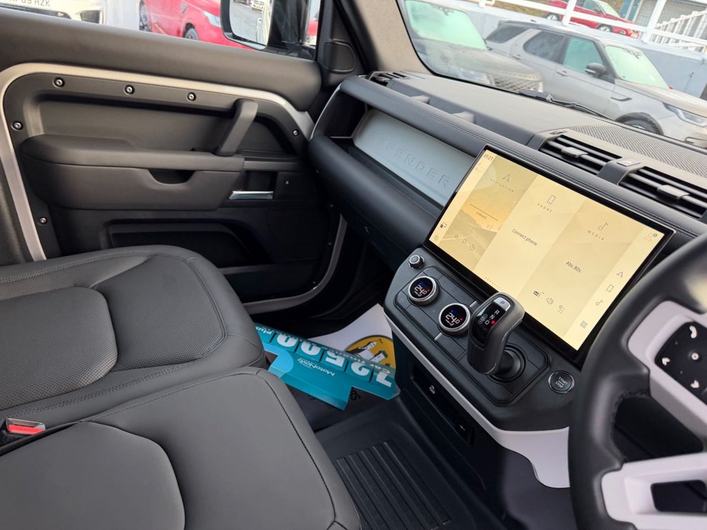 Used Land Rover Defender 110 2025 for sale - 76900320: Photo 11