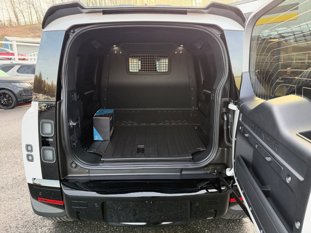 Used Land Rover Defender 110 2025 for sale - 76900320: Photo 15