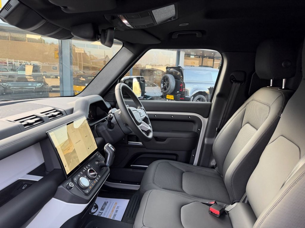 Used Land Rover Defender 110 2025 for sale - 76900320: Photo 19