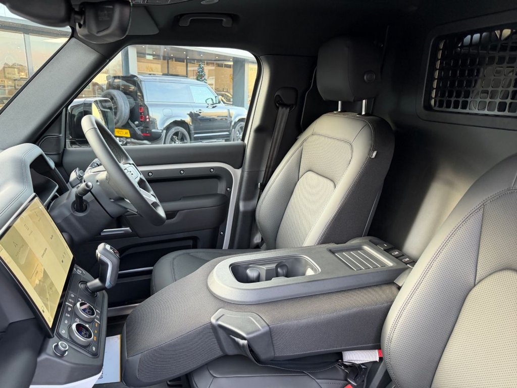 Used Land Rover Defender 110 2025 for sale - 76900320: Photo 21