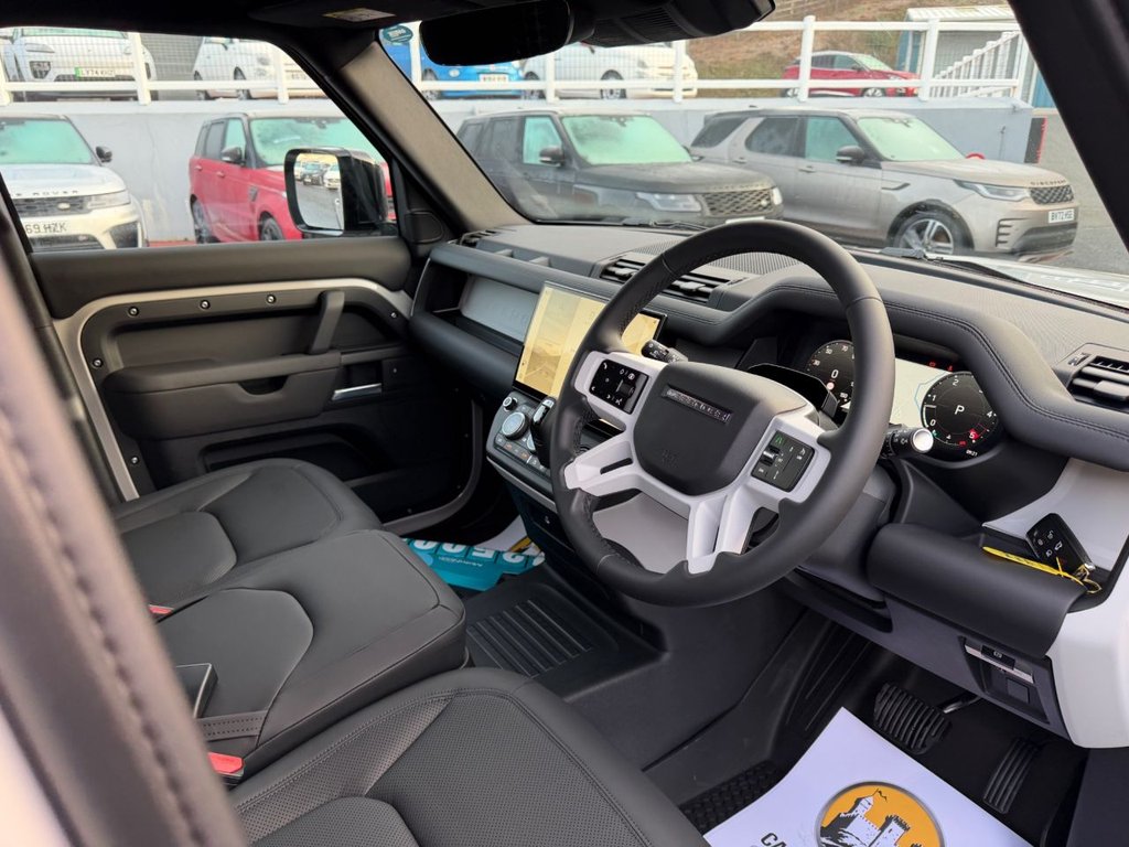 Used Land Rover Defender 110 2025 for sale - 76900320: Photo 8