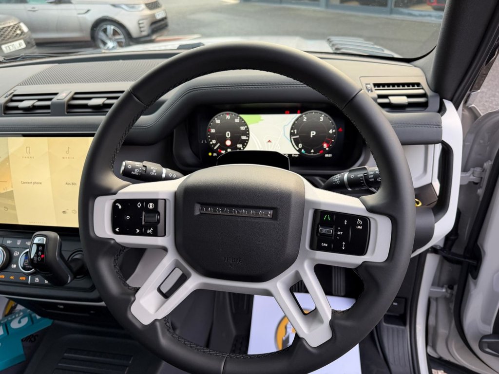 Used Land Rover Defender 110 2025 for sale - 76900320: Photo 9