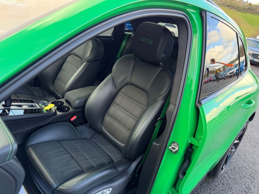 Used Porsche Macan 2021 for sale - 76740617: Photo 25