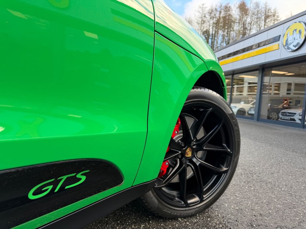 Used Porsche Macan 2021 for sale - 76740617: Photo 30