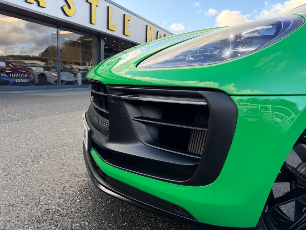 Used Porsche Macan 2021 for sale - 76740617: Photo 33